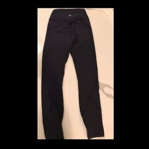 black/dark blue lululemon leggings!